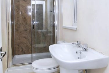 1 bed flat, 2 Lockyer Road,, Peverell, Plymouth, PL34RL - Image 4